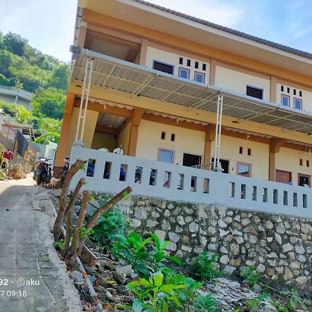 Andira Homestay لابوان باجو المظهر الخارجي الصورة
